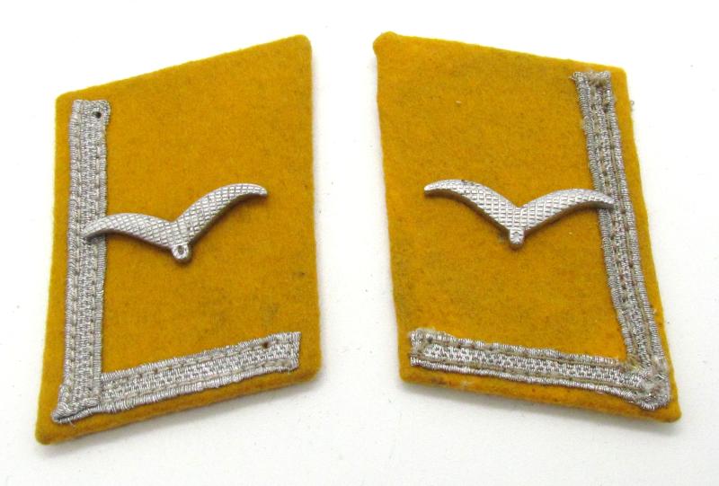 Luftwaffe EM ( enlisted-mens ) Soldat der Flieger' or 'Fallschirmjäger' collar tabs