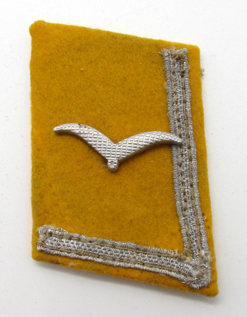 Luftwaffe EM ( enlisted-mens ) Soldat der Flieger' or 'Fallschirmjäger' collar tabs