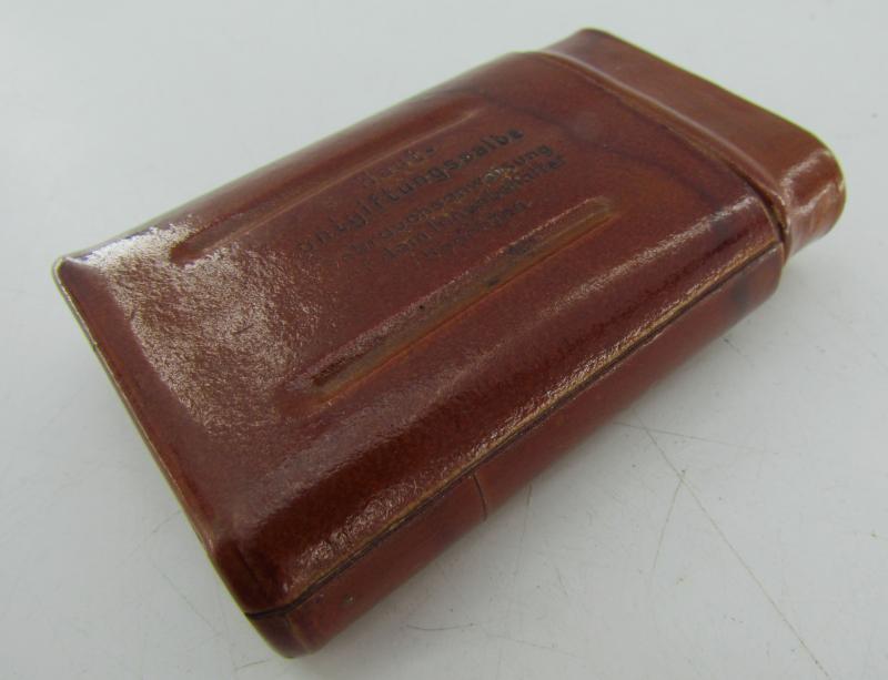 Wehrmacht anti-gas skin detoxification ointment (Hautentgiftungssalble) flask in container
