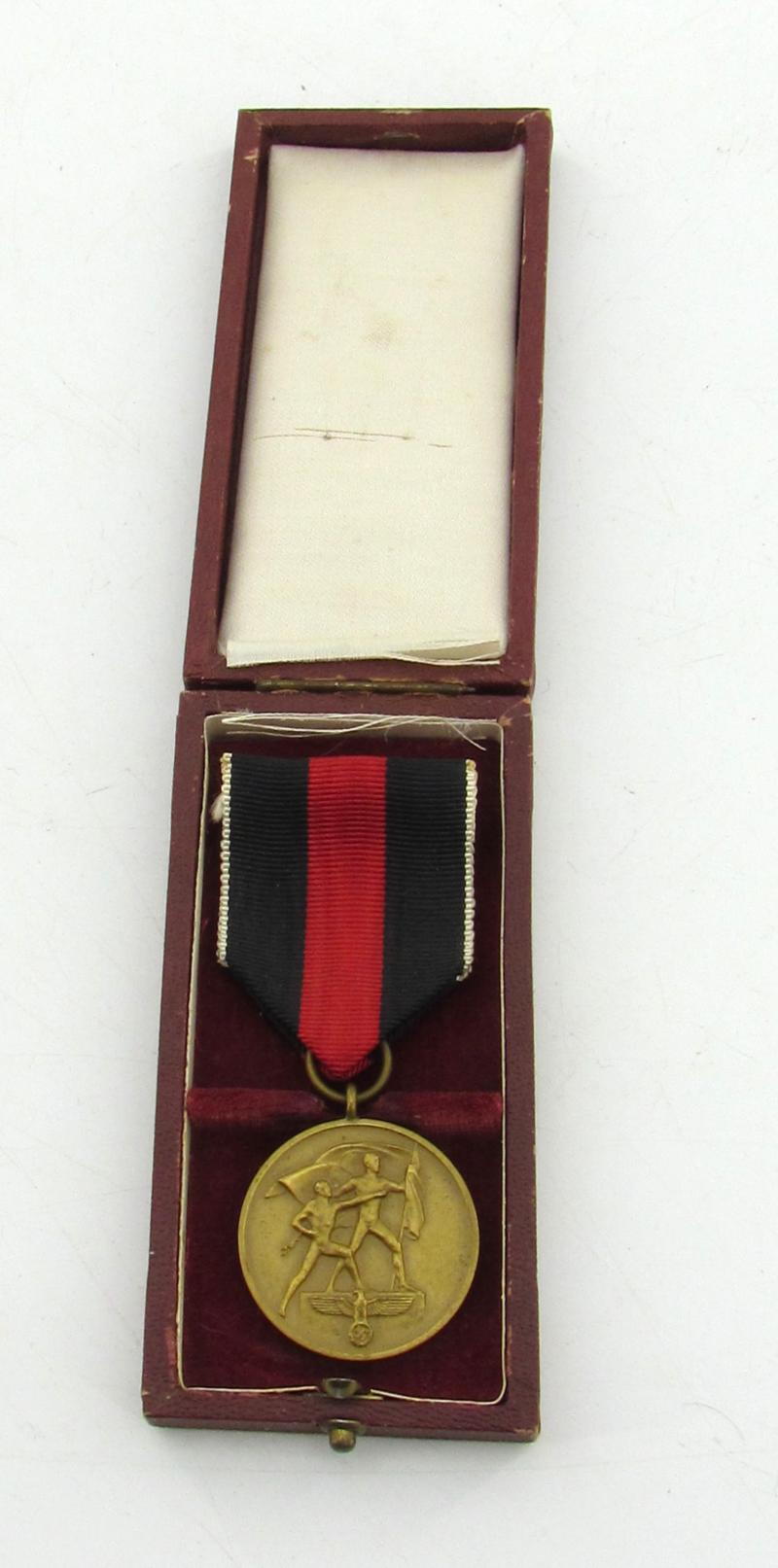 Sudetenland annexation medal  1938 ( Anschluss Medal ) with Case