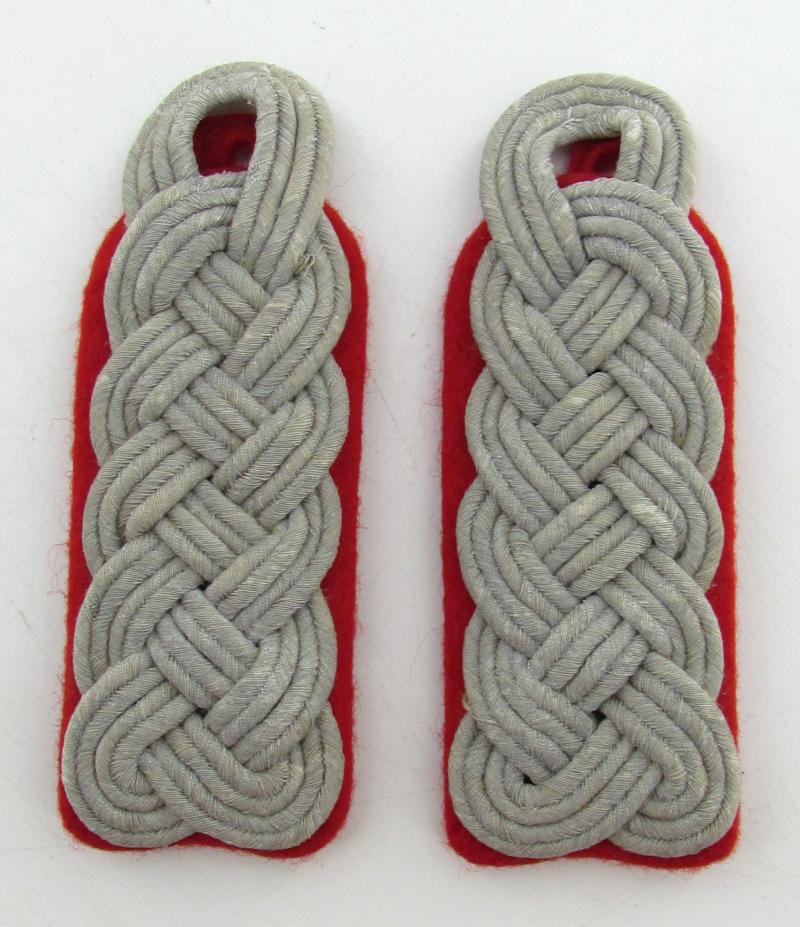 Wehrmacht Artillery Major shoulder boards