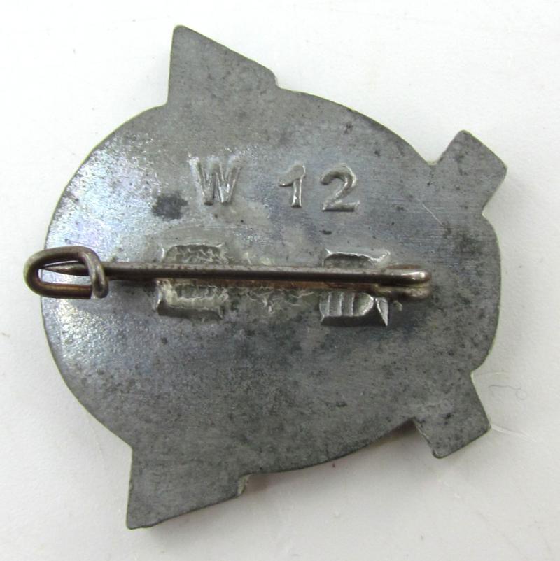 Tag der Polizei 1942 WHW (Winterhilfswerke) pin ( W12 )