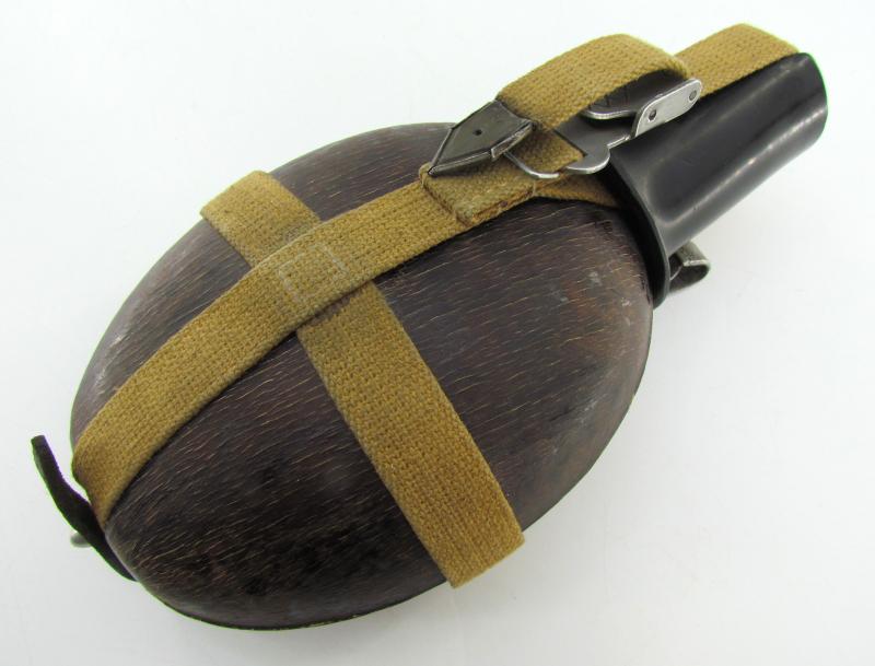 Wehrmacht  'Coconut' M31 Canteen and Cup 'H.R.E.43'