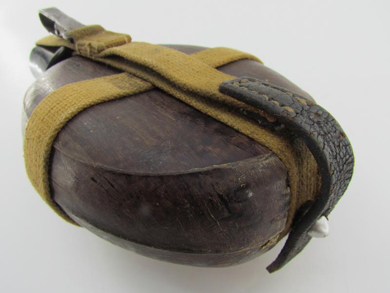 Wehrmacht 'Coconut' M31 Canteen and Cup 'H.R.E.43'