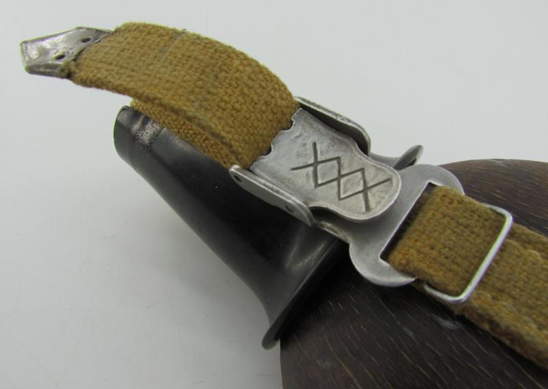 Wehrmacht 'Coconut' M31 Canteen and Cup 'H.R.E.43'