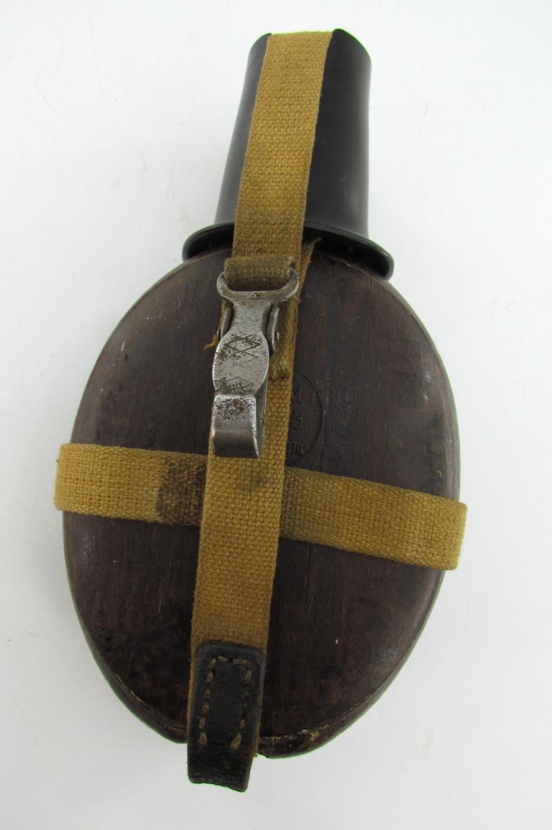 Wehrmacht 'Coconut' M31 Canteen and Cup 'H.R.E.43'