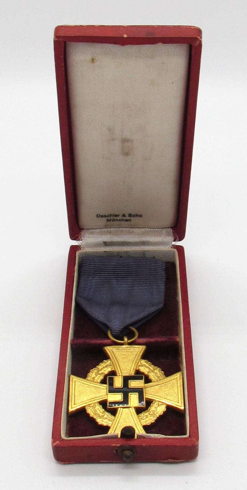 Cased 40 Years Faithful Service Medal ( Deschler )