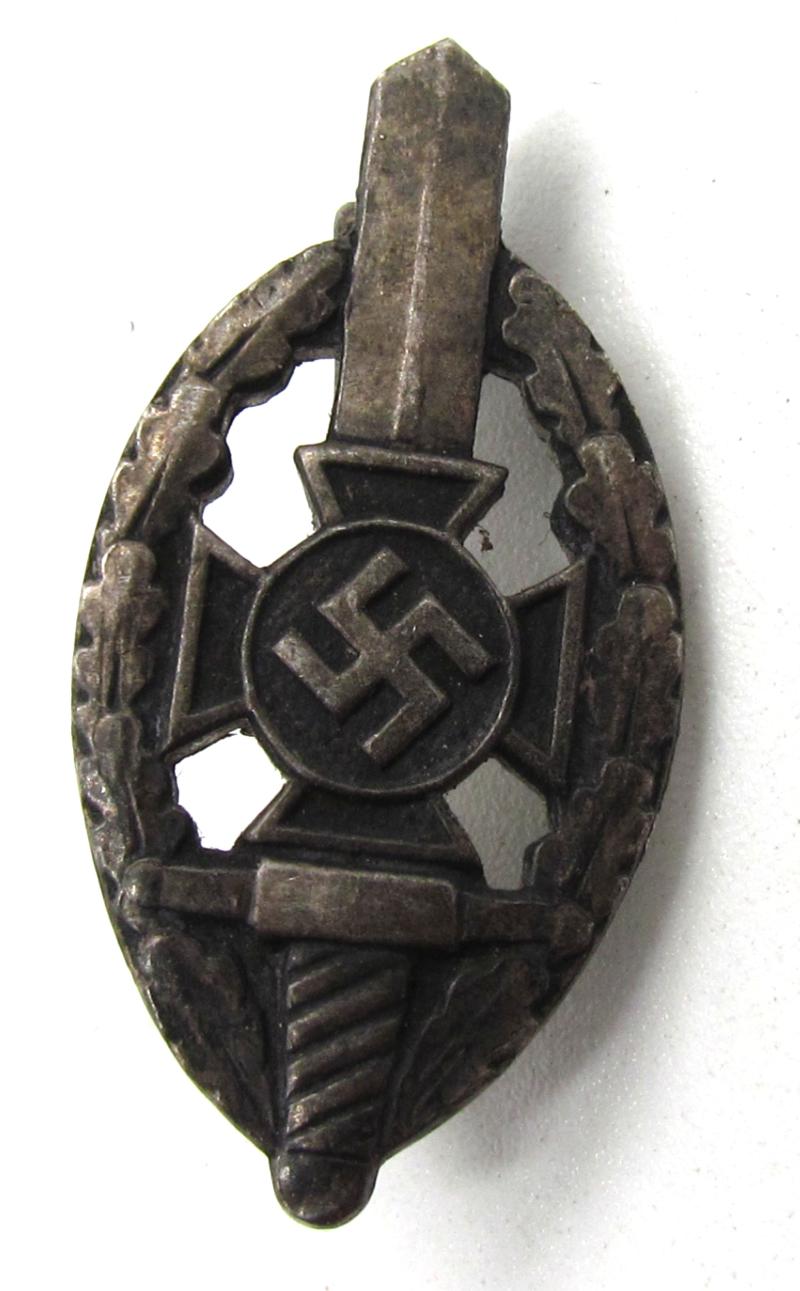 NS Reichsverband Deutscher Kriegsopfer (NSRDK) Badge RZM M 1/52