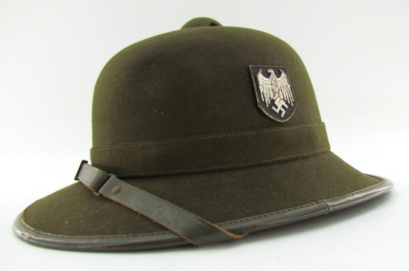 Wehrmacht (Heer) ‘Afrikakorps’ tropical pith helmet by ‘RF’ 1942